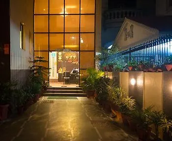 Oyo 357 Amazing Suites Gurgáon 3*,  Indie