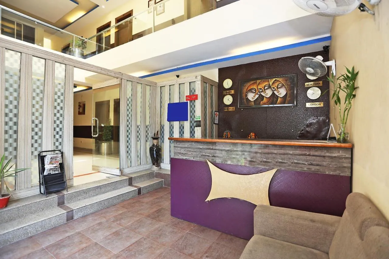 Oyo 357 Amazing Suites Gurgáon 3*,  Indie