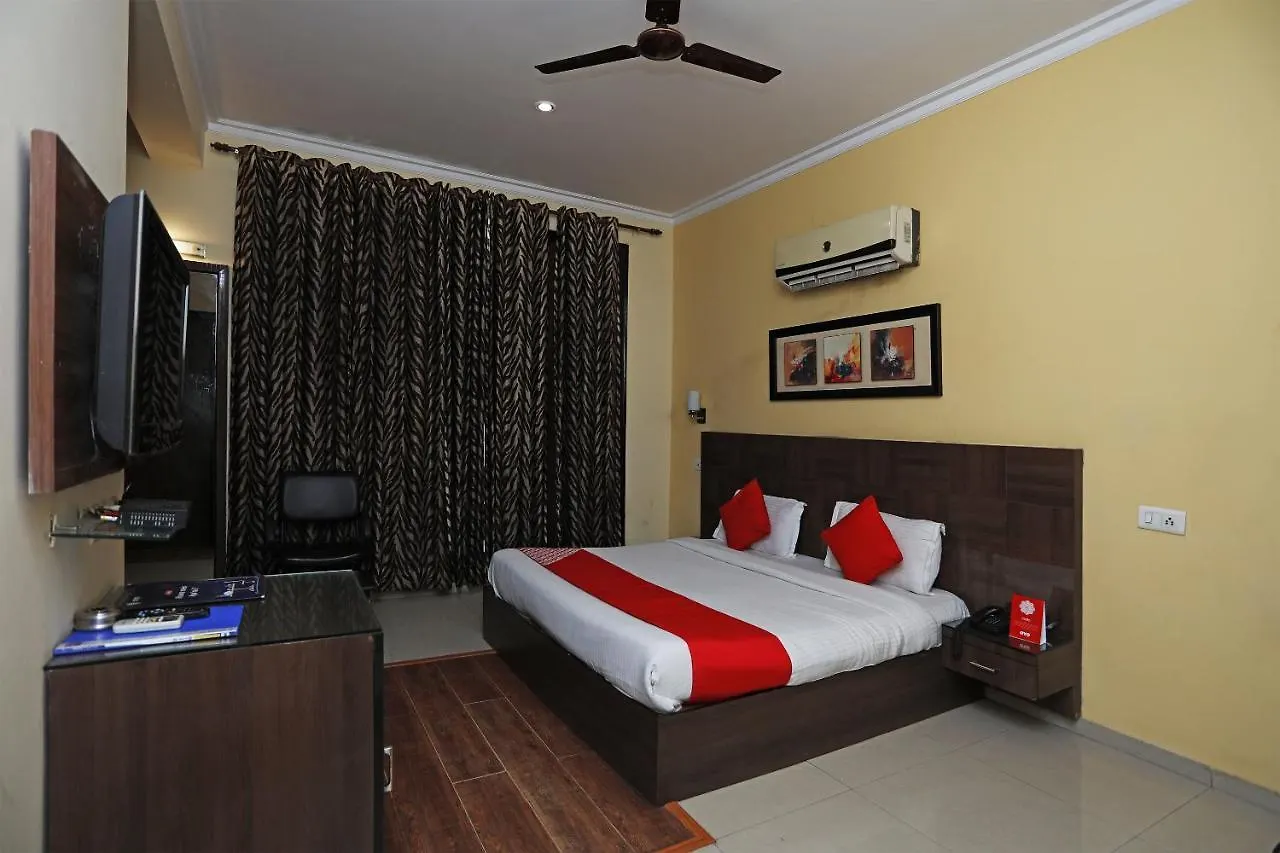 Oyo 357 Amazing Suites Gurgáon Indie