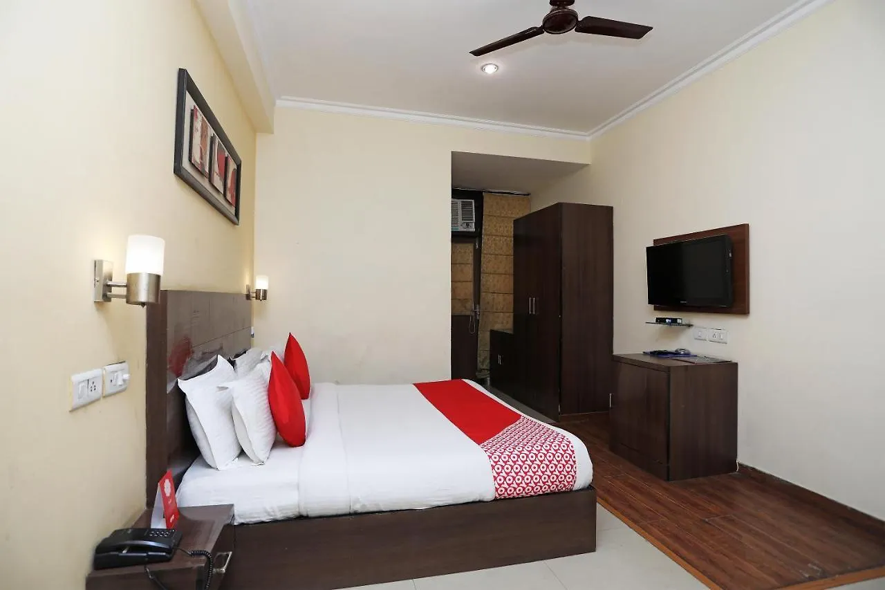 Hotel Oyo 357 Amazing Suites Gurgáon