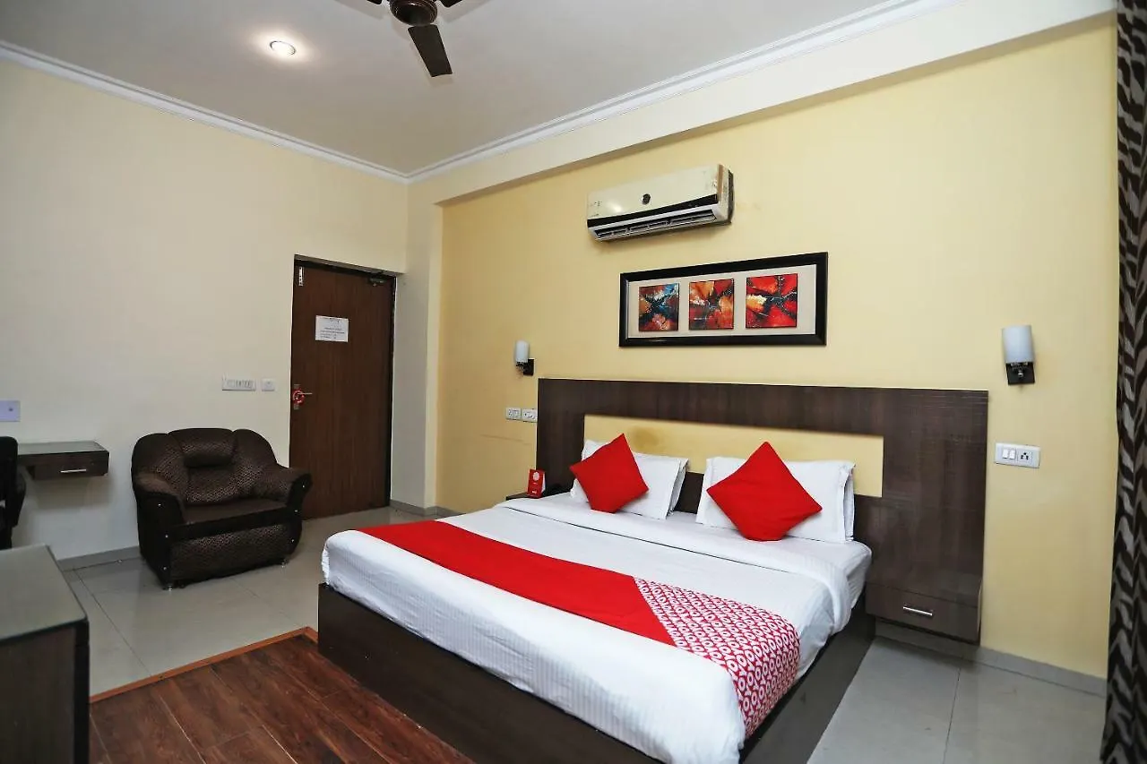 Hotel Oyo 357 Amazing Suites Gurgáon