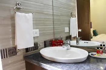 Oyo 357 Amazing Suites Gurgaon Hotel